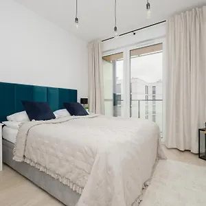 Stylish With Parking By Renters Apartament